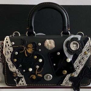 NWT COACH 1941 CUSTOM ELVIS BLACK LEATHER DOUBLE DINKY HANDBAG 86879 6 OF 63